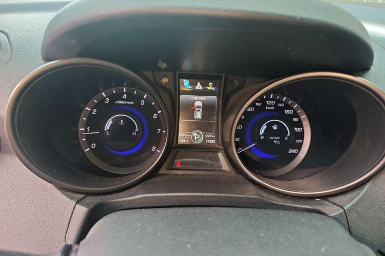 长安CS75 2014款 1.8T 自动尊贵型 国IV中控内饰14