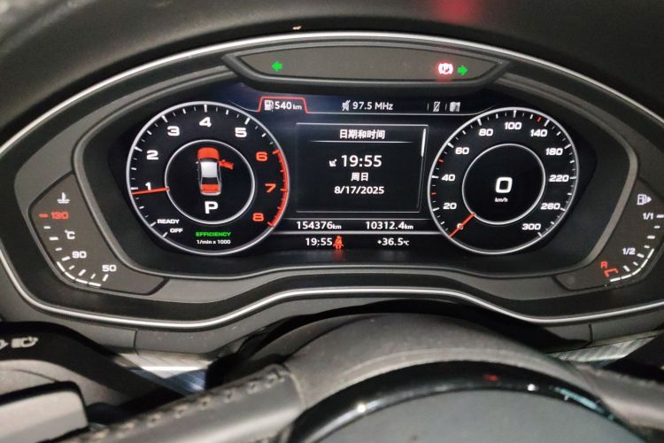 奥迪A4L 2018款 30周年年型 40 TFSI 时尚型中控内饰15