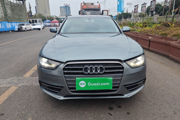 奥迪A4L 2015款 35 TFSI 自动标准型车身外观2