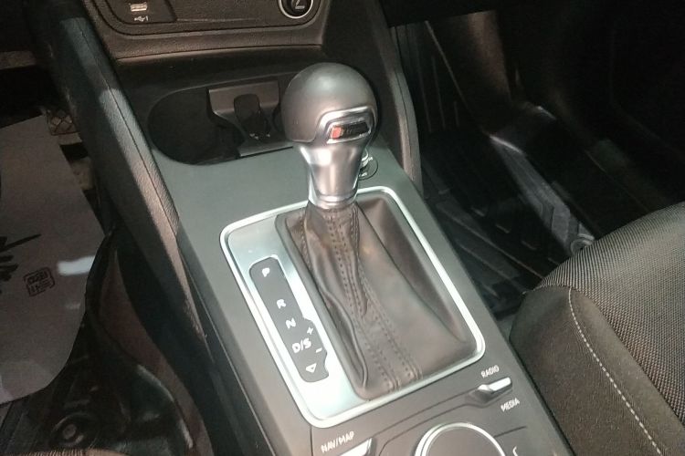 奥迪Q2L 2020款 35 TFSI 进取动感型局部细节18