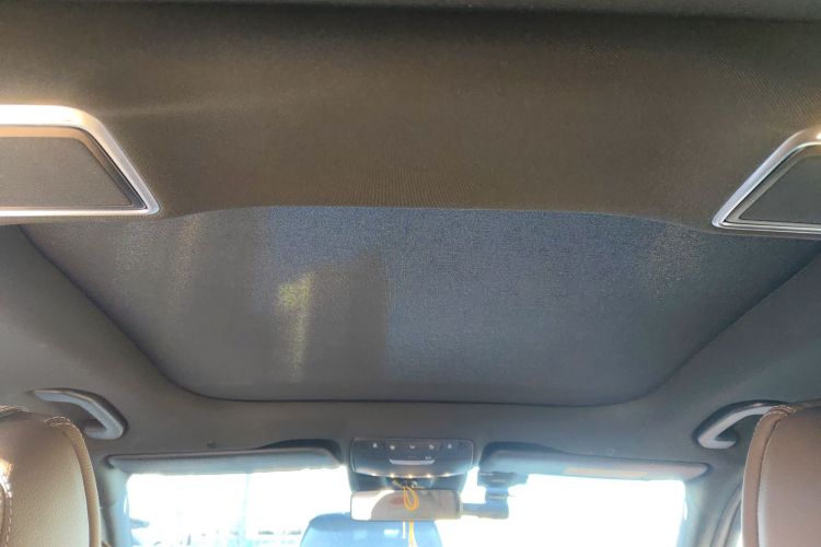 奔驰E级 2021款 E 300 L 运动尊贵型中控内饰22