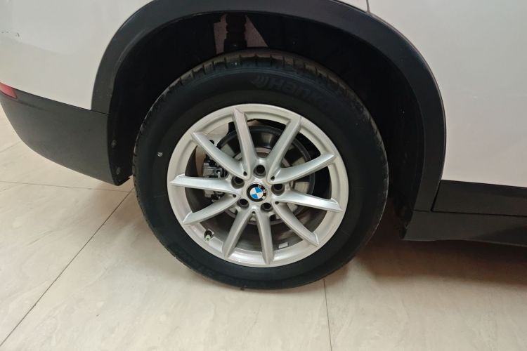 宝马X1 2019款 sDrive18Li 时尚型车身外观6008