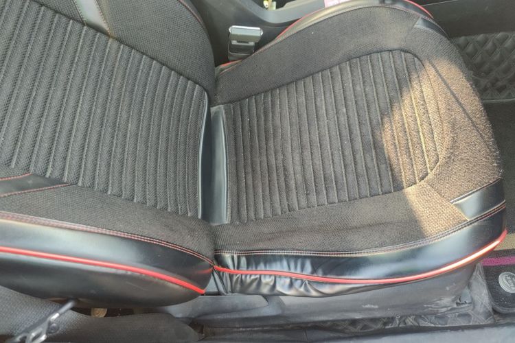 丰田 雷凌 2021款 185T CVT豪华版局部细节41