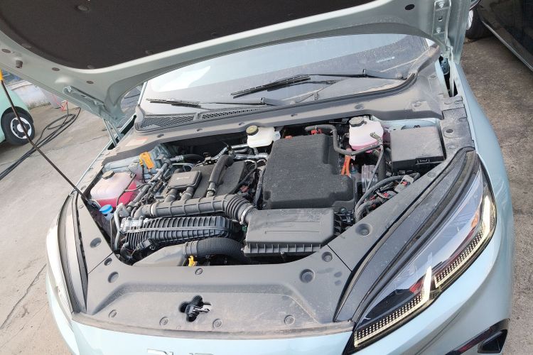 比亚迪 海豹06新能源 2024款 DM-i 80KM尊贵型机舱底盘24