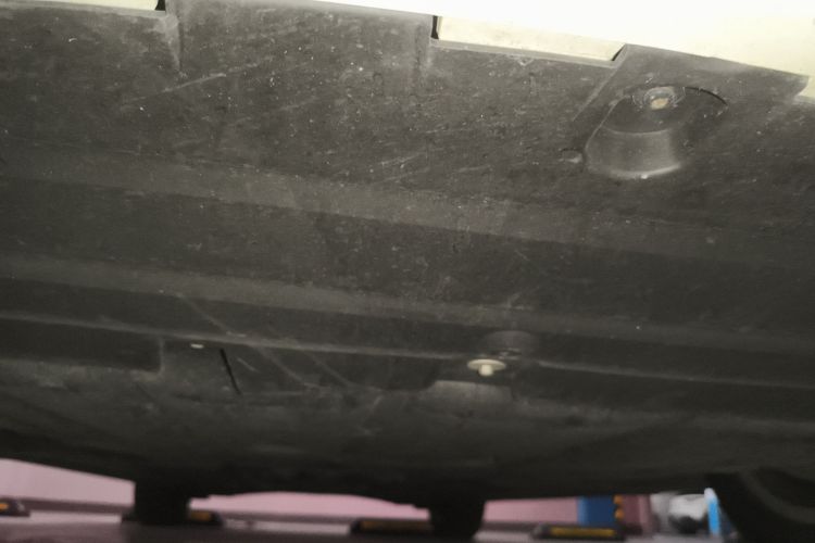 奔驰A级 2021款 A 200 L 运动轿车动感型局部细节9008