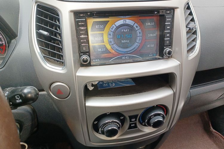 长城M4 2014款 1.5L 手动舒适型中控内饰16