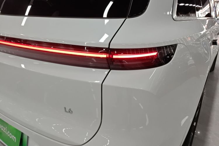 理想汽车 理想L6 2025款 Pro 智能焕新版车身外观9
