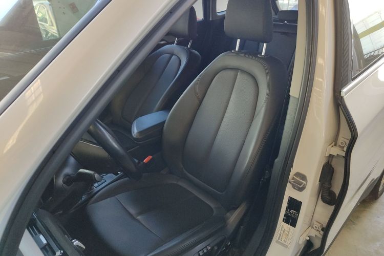 宝马X1 2019款 sDrive20Li 领先型中控内饰19