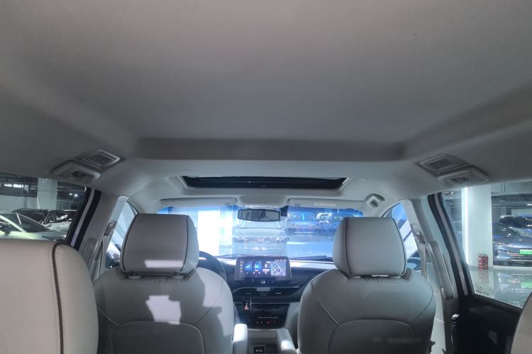 别克GL8 2021款 陆上公务舱 652T 豪华型中控内饰22