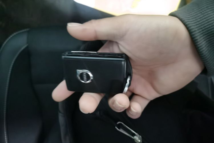 沃尔沃XC40 2020款 T3 智行时尚版中控内饰7001