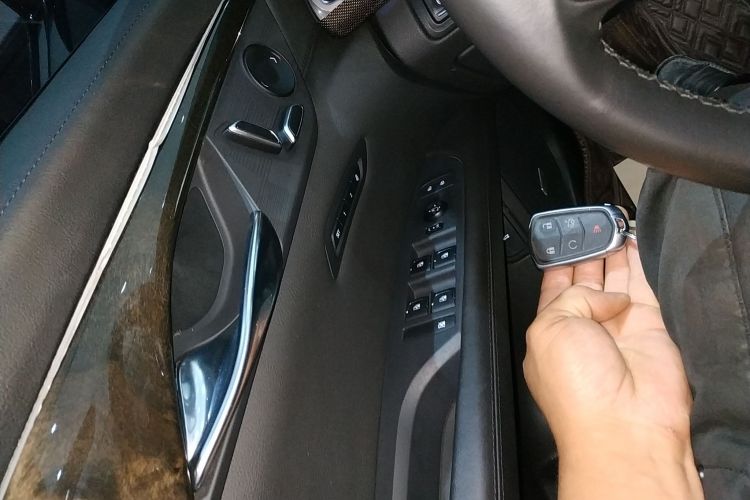 凯迪拉克CT6 2022款 28T 豪华型中控内饰7001