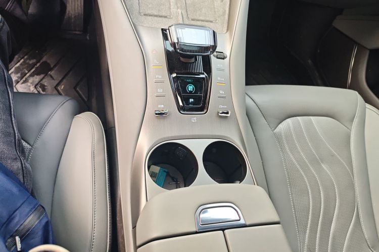 腾势N7 2024款 702 智驾Pro版中控内饰18