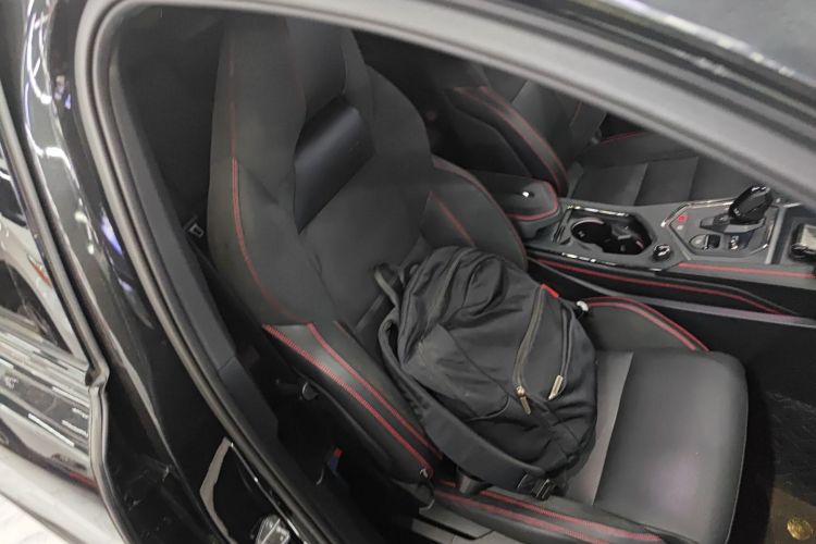 领克05 2020款 2.0TD 四驱劲Halo中控内饰41