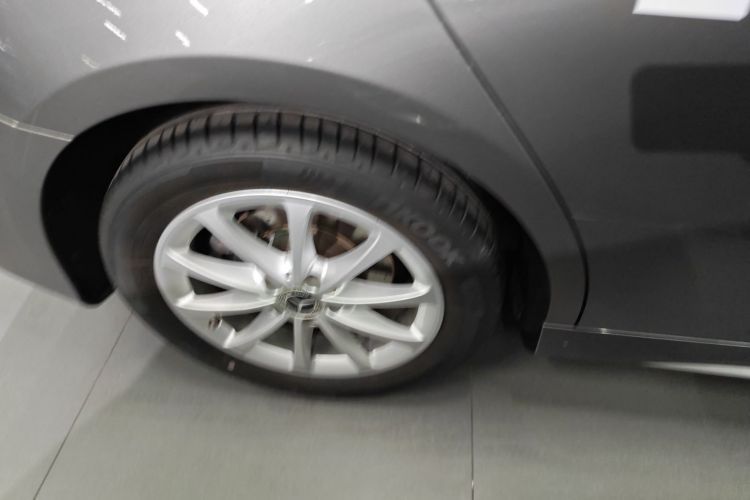 奔驰A级 2021款 A 200 L 运动轿车时尚型车身外观6008