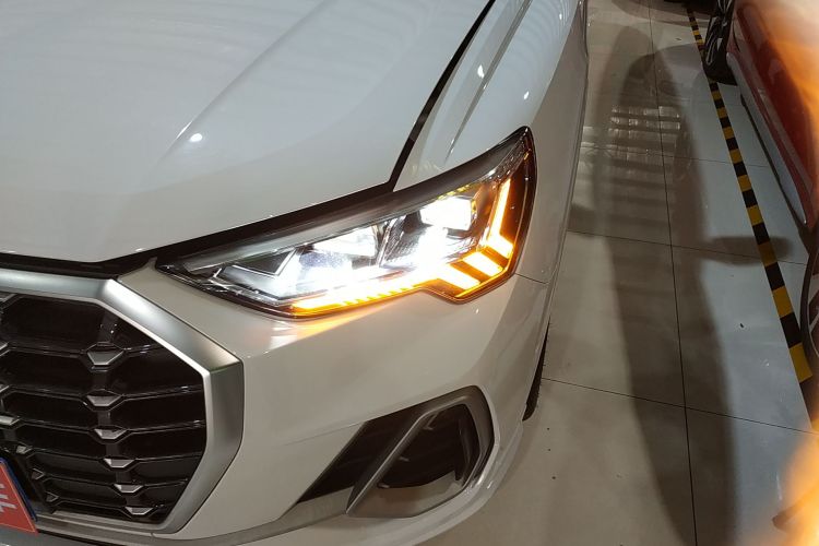 奥迪Q3 2023款 35 TFSI 时尚动感型（1.5T）局部细节36