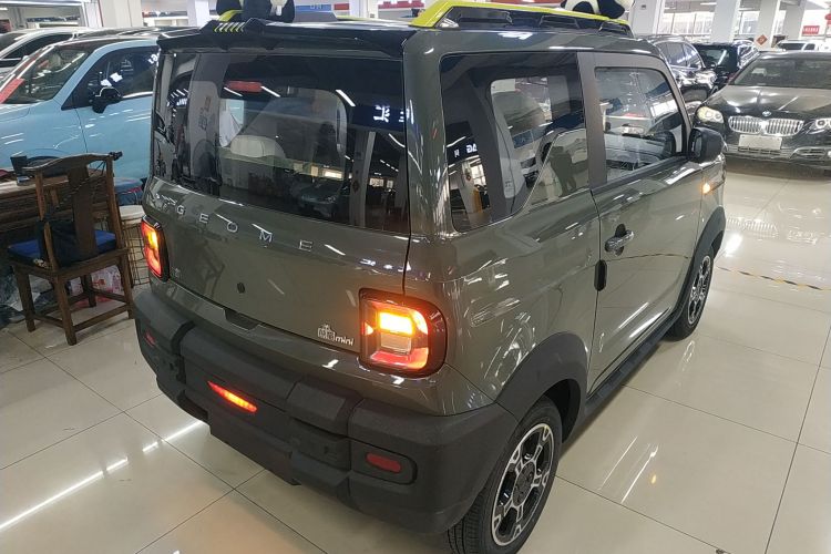 吉利银河 2025款 210km 熊猫骑士车身外观7