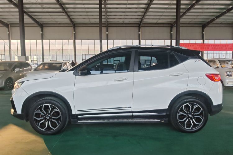 东南DX5 2019款 1.5L 手动豪华型车身外观4