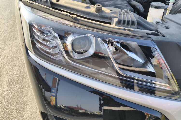 BAW北汽制造 锐胜王牌M7 2025款 2.0L 手动长轴舒适型 6/7座车身外观8