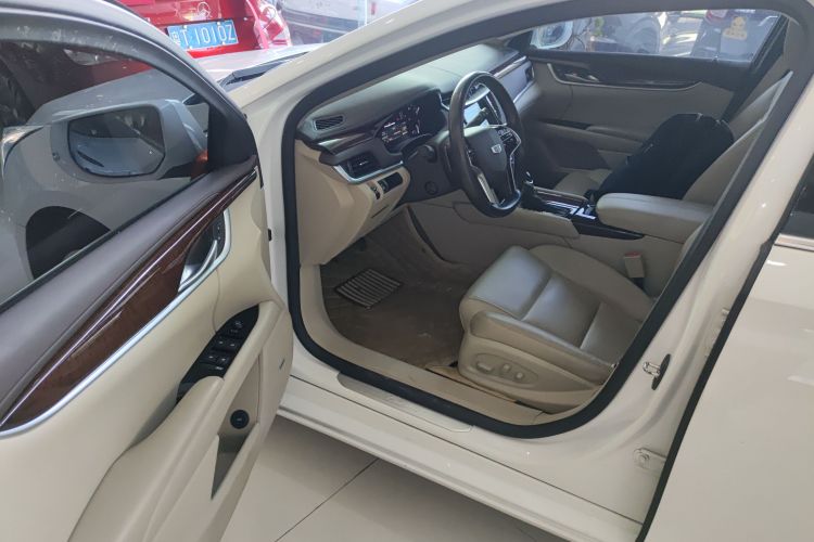 凯迪拉克XTS 2016款 28T 精英型中控内饰7003