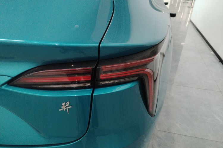 江铃集团新能源 羿 2023款 标准续航行业版车身外观9