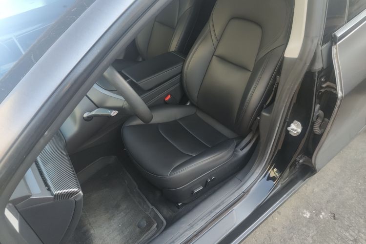 特斯拉 Model 3 2022款 Performance高性能全轮驱动版中控内饰19