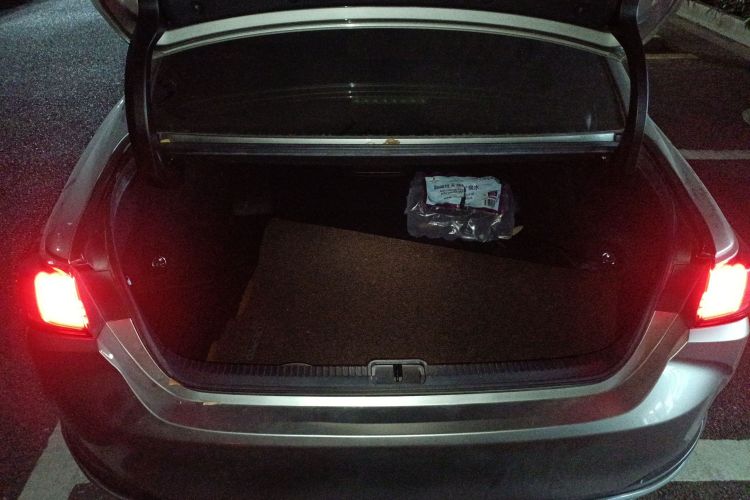 雷克萨斯ES 2020款 200 卓越版机舱底盘23