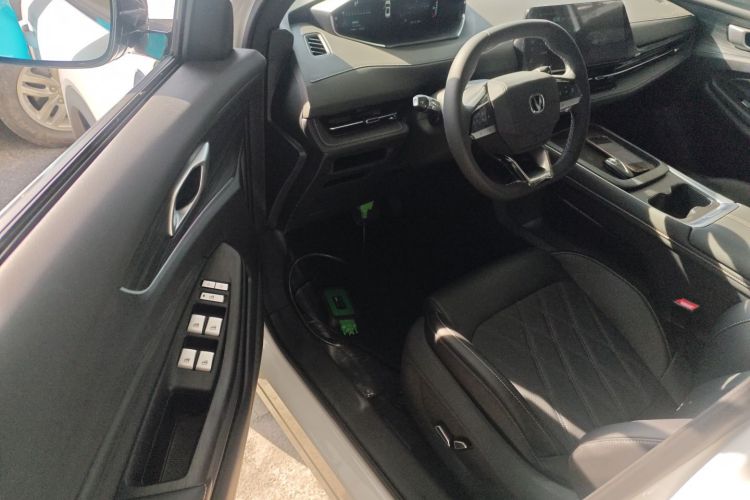 长安CS55PLUS PHEV 2025款 智慧新蓝鲸 125km 超能版中控内饰20