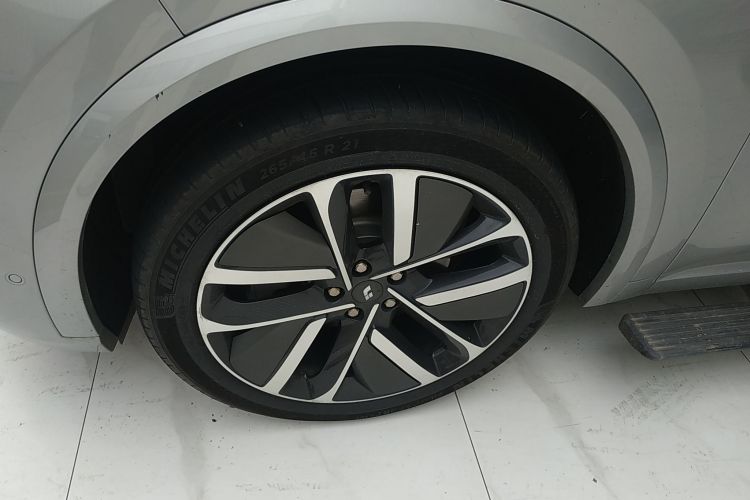 理想汽车 理想L9 2022款 Max车身外观35