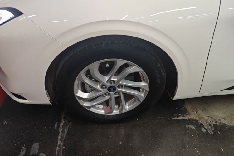 福特 蒙迪欧 2023款 EcoBoost 180 舒雅型车身外观6007