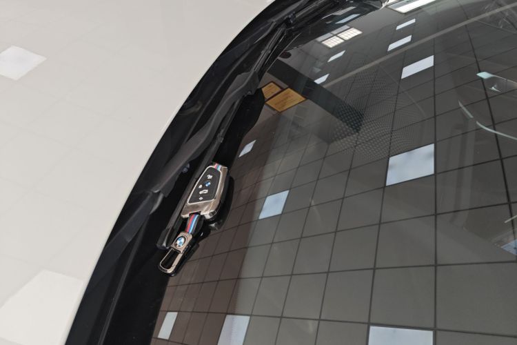 宝马3系 2022款 325Li M运动套装中控内饰11