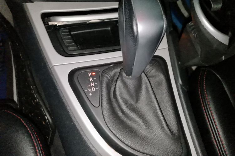 宝马1系(进口) 2008款 120i 自动挡中控内饰18