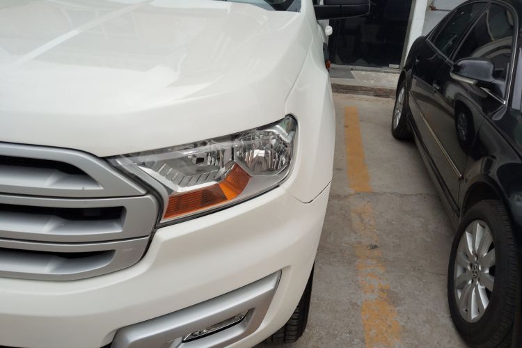 福特 撼路者 2017款 2.0T 汽油自动四驱菁英版 5座局部细节36