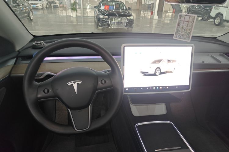特斯拉 Model Y 2022款 改款 后轮驱动版中控内饰18