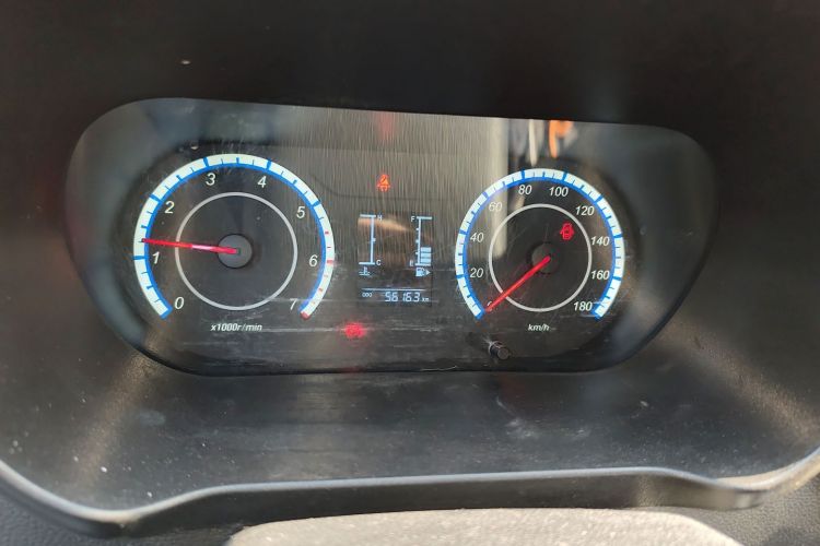 长安凯程 长安睿行M60 2023款 1.5L GDI舒适型客车6/7座中控内饰15