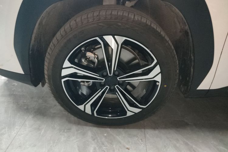 吉利银河 银河L7 2025款 EM-i 115km 探索版车身外观6007