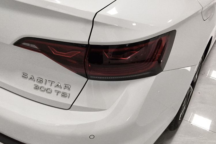 大众 速腾 2025款 300TSI DSG飞越版车身外观9