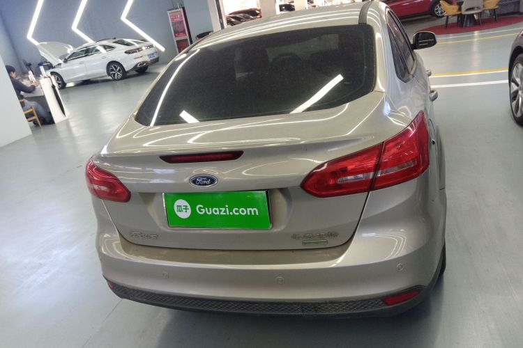 福特 福克斯 2015款 三厢 EcoBoost 125 自动超能风尚型车身外观6