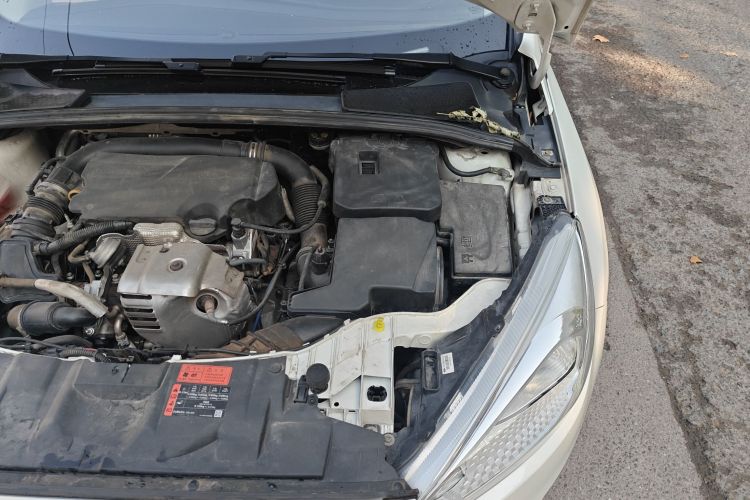 福特 福克斯 2015款 两厢 EcoBoost 125 手动超能风尚型局部细节9007