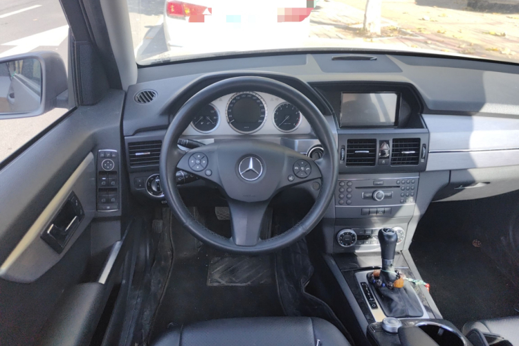 奔驰GLK级(进口) 2011款 GLK 300 4MATIC 动感型局部细节13