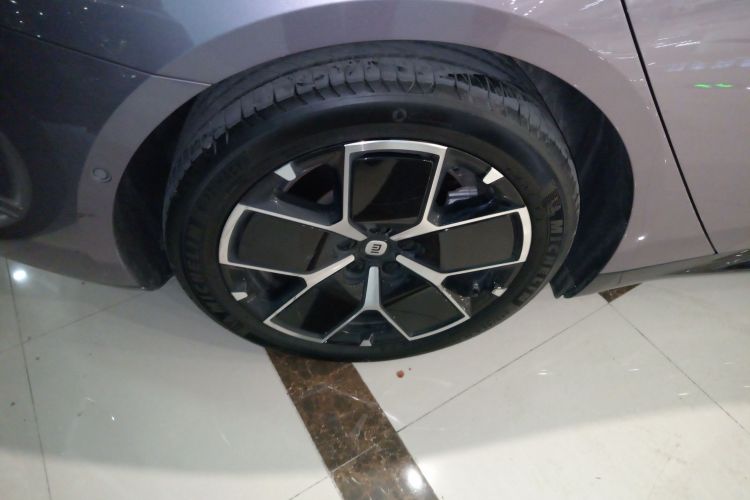 小米汽车 小米SU7 2024款 后驱长续航智驾版车身外观6008