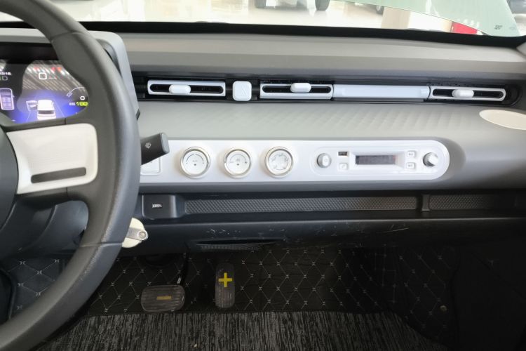 五菱汽车 宏光MINIEV 2022款 GAMEBOY 300km 玩咖款 磷酸铁锂中控内饰16