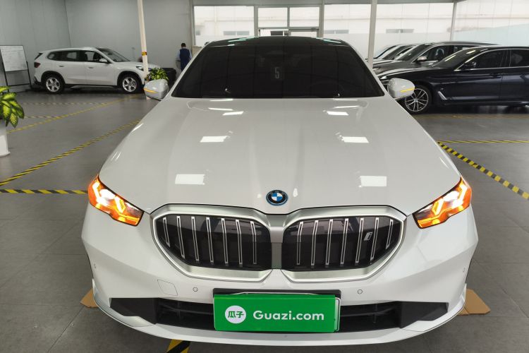 宝马i5 2024款 eDrive 35L  豪华套装车身外观6001