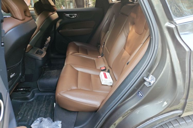 沃尔沃XC60 2022款 B5 四驱智远豪华版中控内饰21