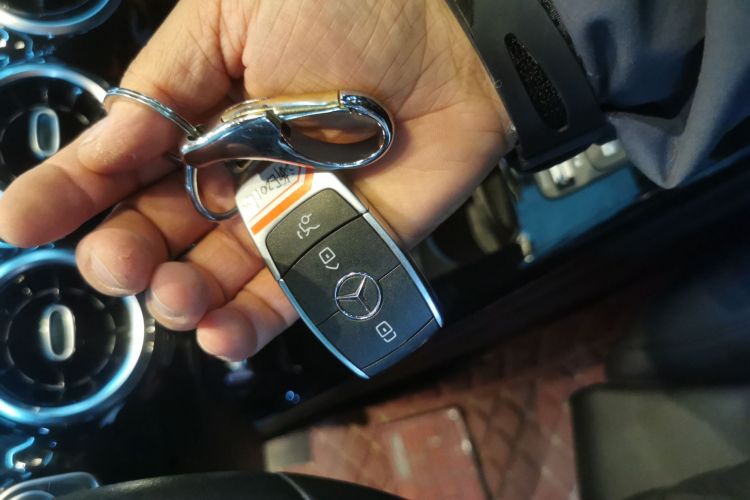 奔驰A级 2020款 改款 A 200 L 运动轿车动感型中控内饰11