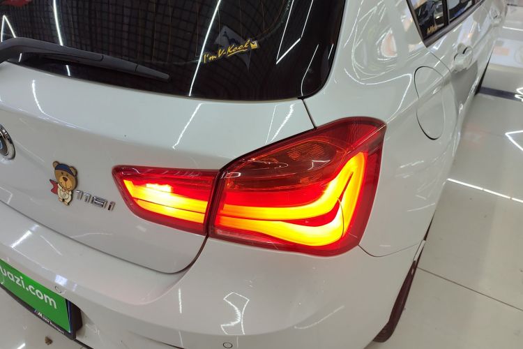 宝马1系(进口) 2018款 118i 运动设计套装车身外观9