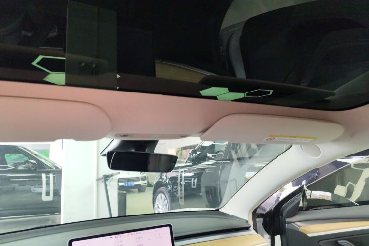 特斯拉 Model 3 2021款 Performance高性能全轮驱动版局部细节22