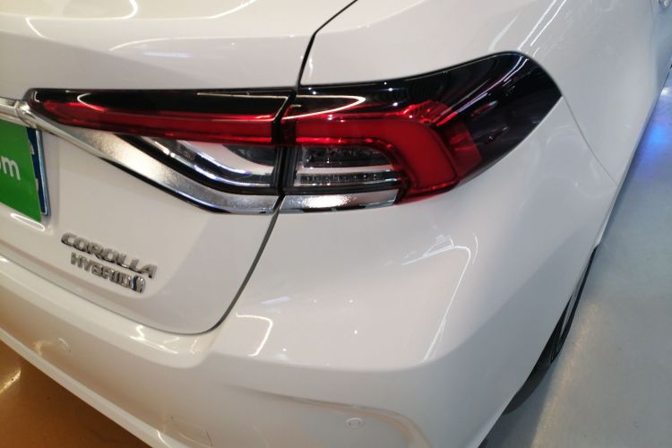 丰田 卡罗拉 2023款 1.8L 智能电混双擎 精英版车身外观9