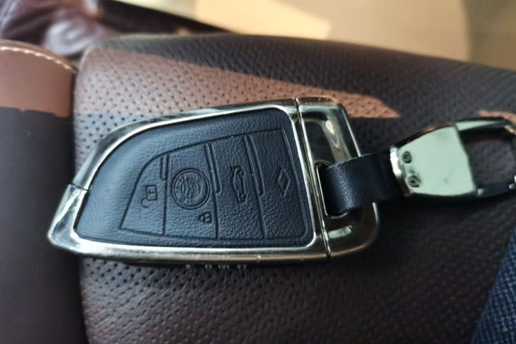 宝马5系新能源 2020款 里程升级版 530Le 先锋版中控内饰11