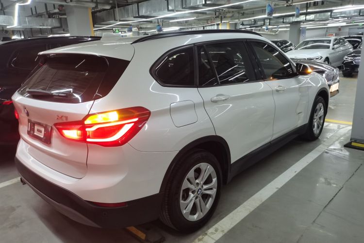 宝马X1 2016款 sDrive18Li 尊享型车身外观7