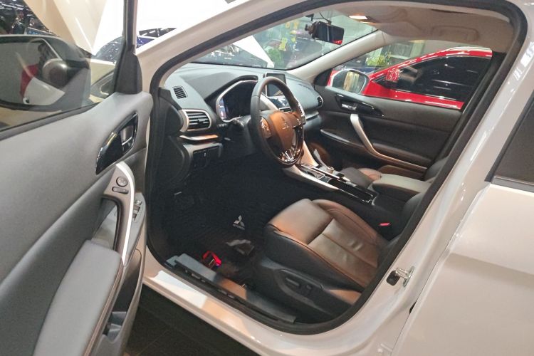 三菱 奕歌 2019款 1.5T CVT两驱梦想版 国VI中控内饰7003